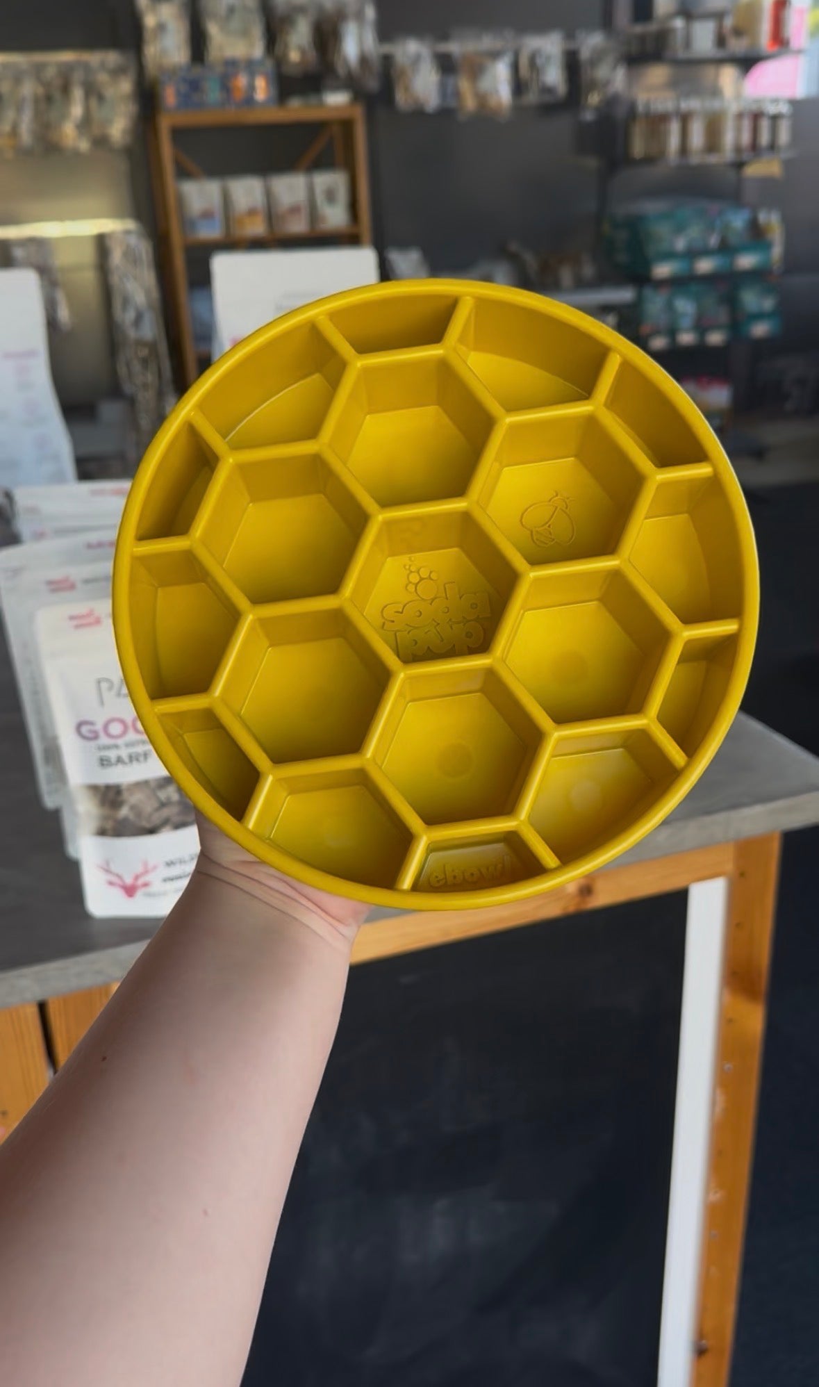 SodaPup Honeycomb eBowl – Slow Feeder - blå eller gul